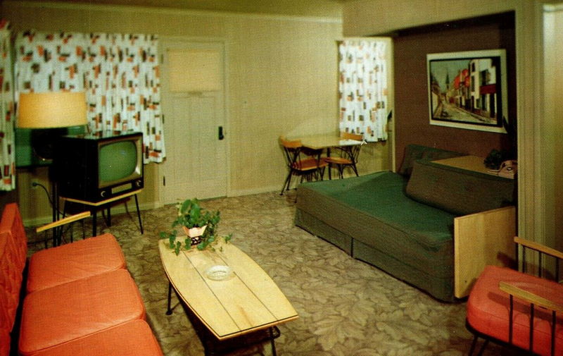 Williams House Motel - Vintage Postcard